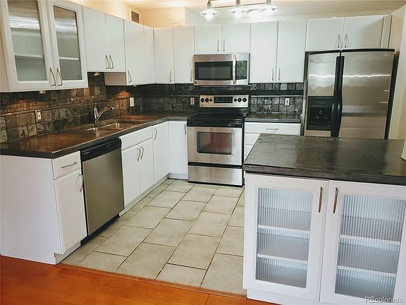 2nd image of 1223 N Race St APT 305