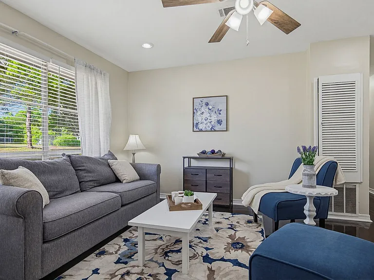 1095 Texas Pkwy — Photo 10