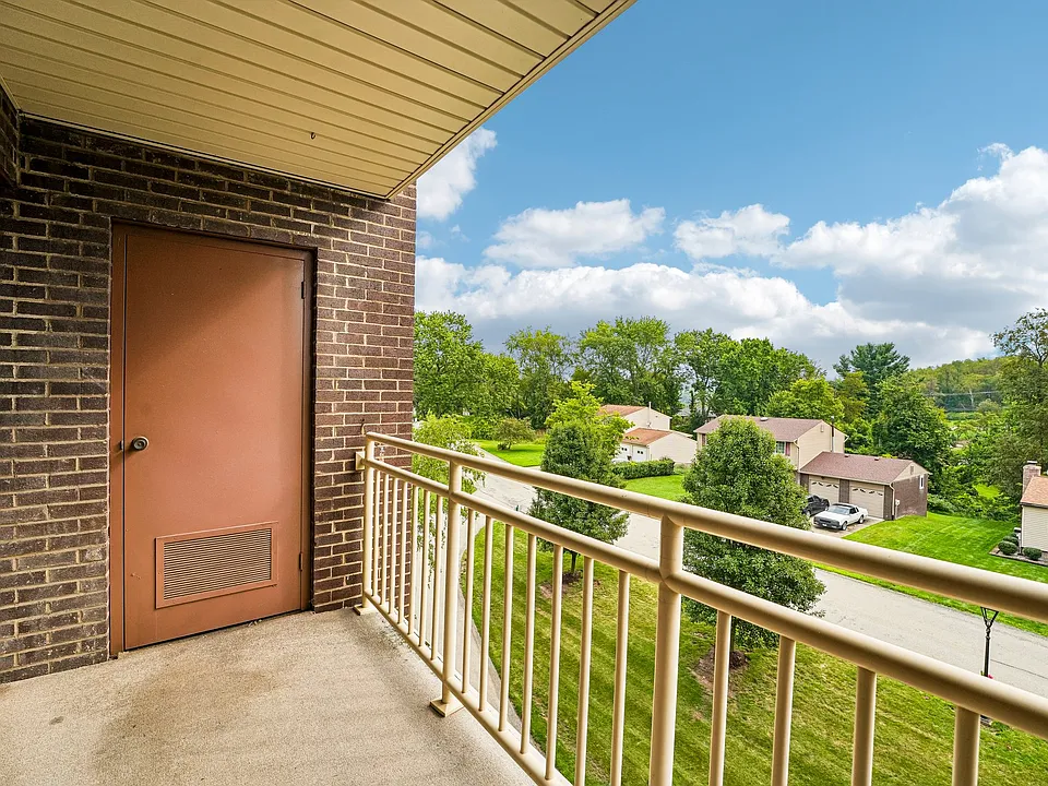 Monroeville Apartments at LaVale