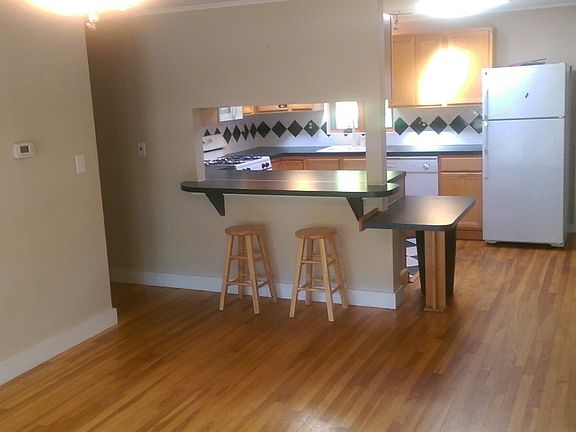 Counter w/Stools