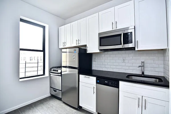 Rented by Bohemia Realty Group | media 12