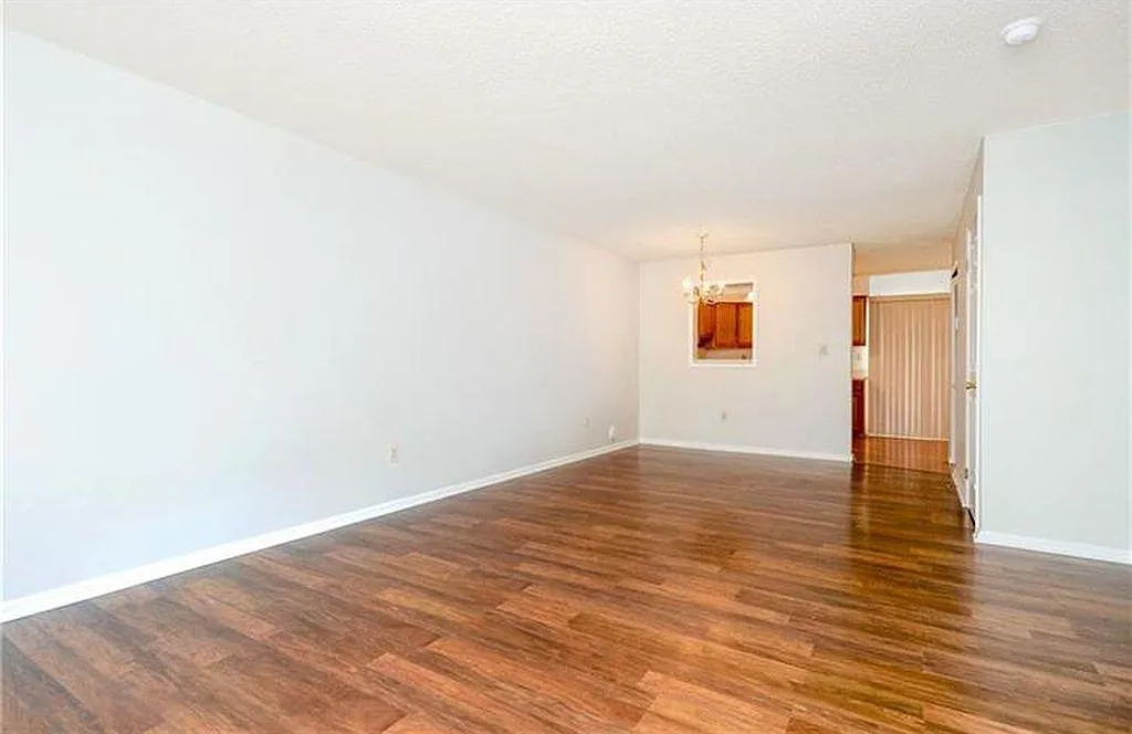 7 Rachel Ct — Photo 3