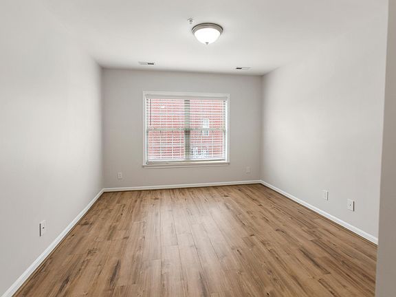 3rd image of 650 Village Ln Floor 1