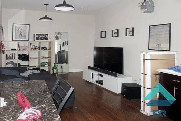 Rented by EXR | media 14