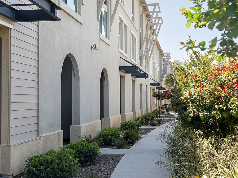 Trio Townhomes — Photo 4