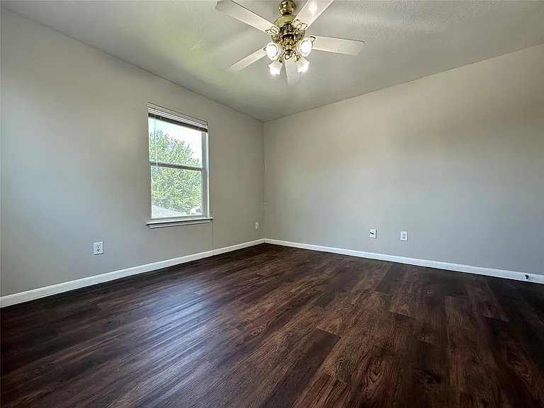 8607 Heather Bluff Ct — Photo 22