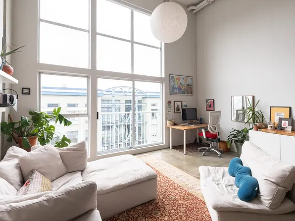 228 E 4th Ave #405, Vancouver, BC V5T 1G5