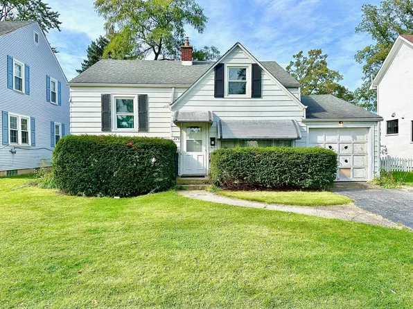 374 N Highland Ave, Elmhurst, IL 60126