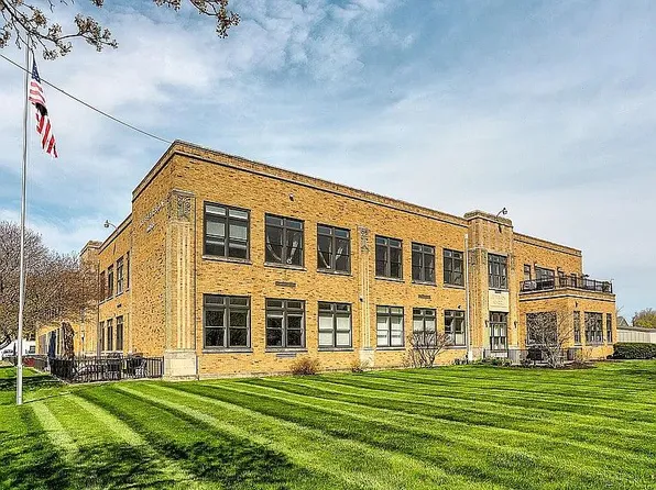 2214 S State St #104, Saint Joseph, MI 49085