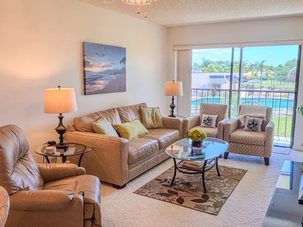 2013 NE Collins Cir APT 4-60, Jensen Beach, FL 34957
