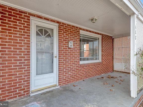 4th image of 517 W King St