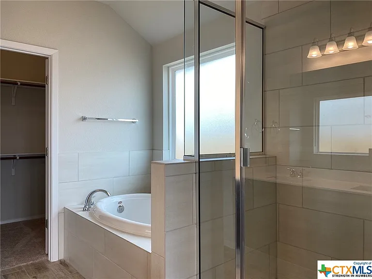 132 Lyndon Dr — Photo 14
