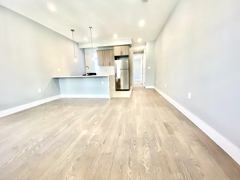 212 E 13th St #5B — Photo 2