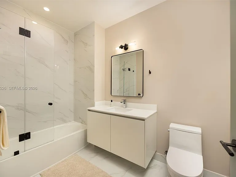 700 NE 24th St #Penthouse 5904 — Photo 21