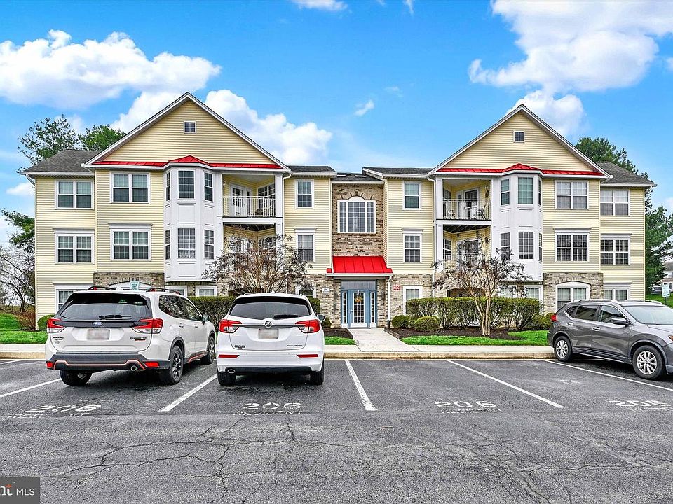 1st image of 206 Kimary Ct Unit 2D