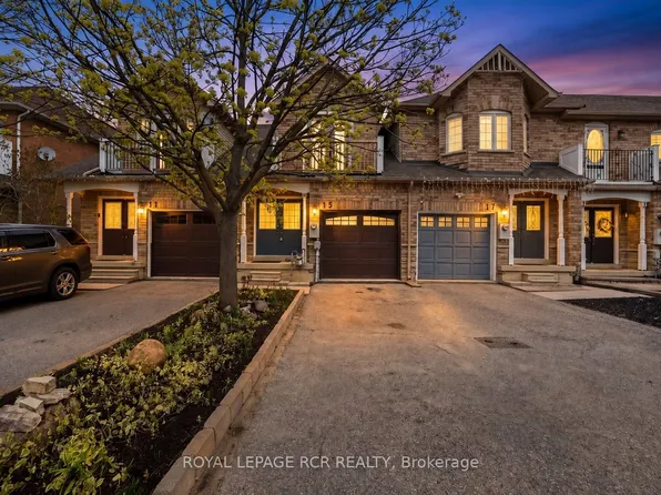 15 Dominion Gardens Dr, Halton Hills, ON L7G 6A9