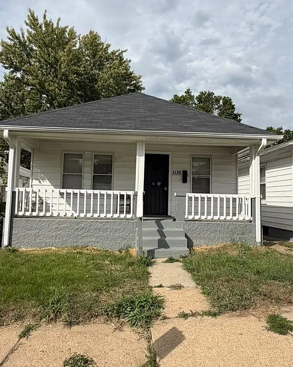 1135 Canaan Ave