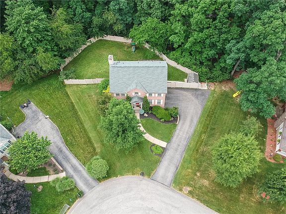 2nd image of 406 Chatham Ln