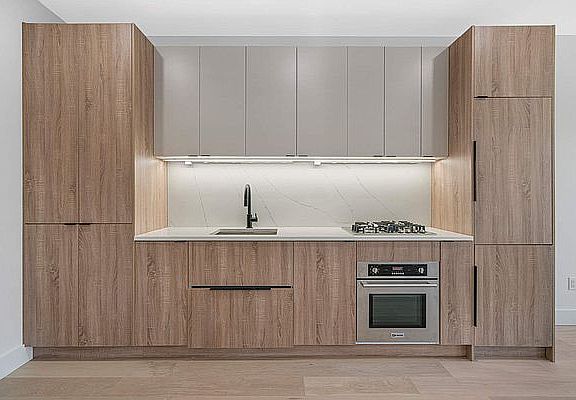 3rd image of 385 Van Brunt St APT 3