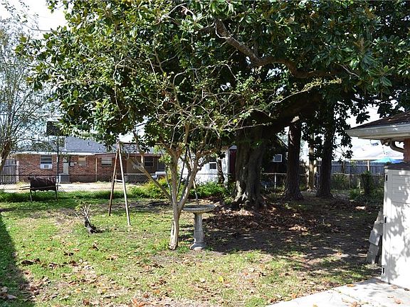 2nd image of 3520 Bastian Dr