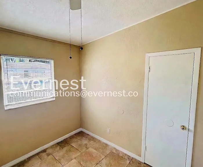 2925 N 46th St #B — Photo 16