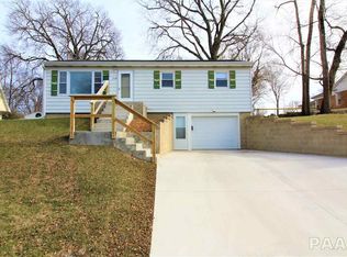 1516 Summer St, Pekin, IL 61554