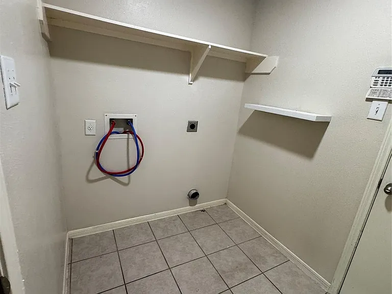 9311 Camelia Crest Ln — Photo 12