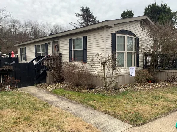 80 Hidden Valley Dr, Finleyville, PA 15332