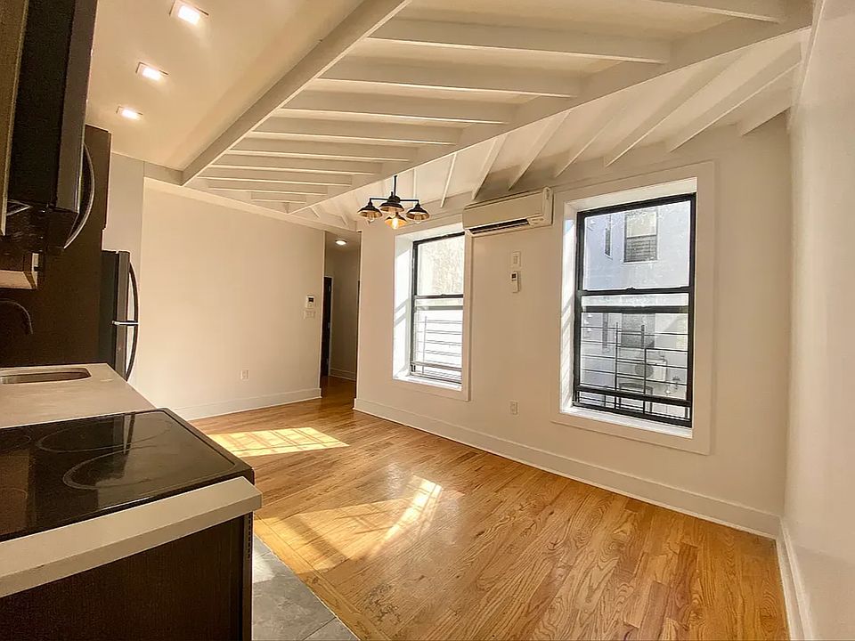 1st image of 283 Kosciuszko St #105