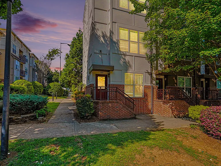 1032 Skyline View Way — Photo 24