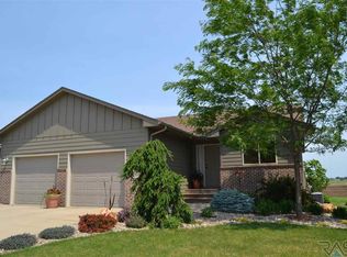 3808 S Outfield Ave, Sioux Falls, SD 57110