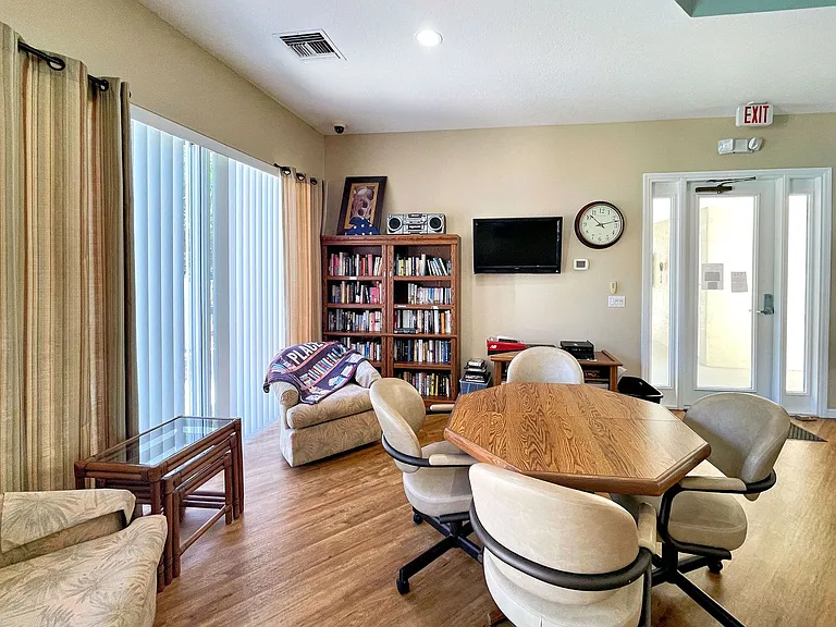 910 Bramley Ct #6 — Photo 49