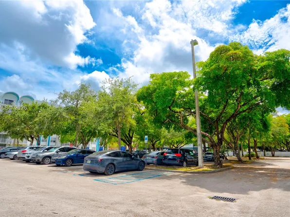 482 NW 165th Street Rd APT A605, Miami, FL 33169