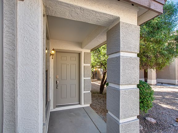 4th image of 2851 E Cherry Hills Dr