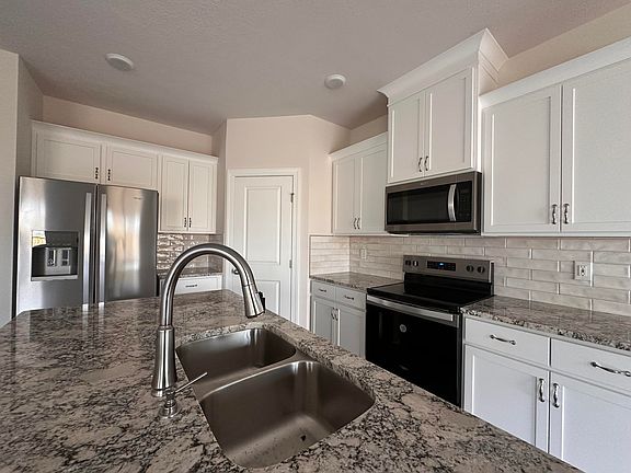 5th image of 4045 Jane Lane #9C