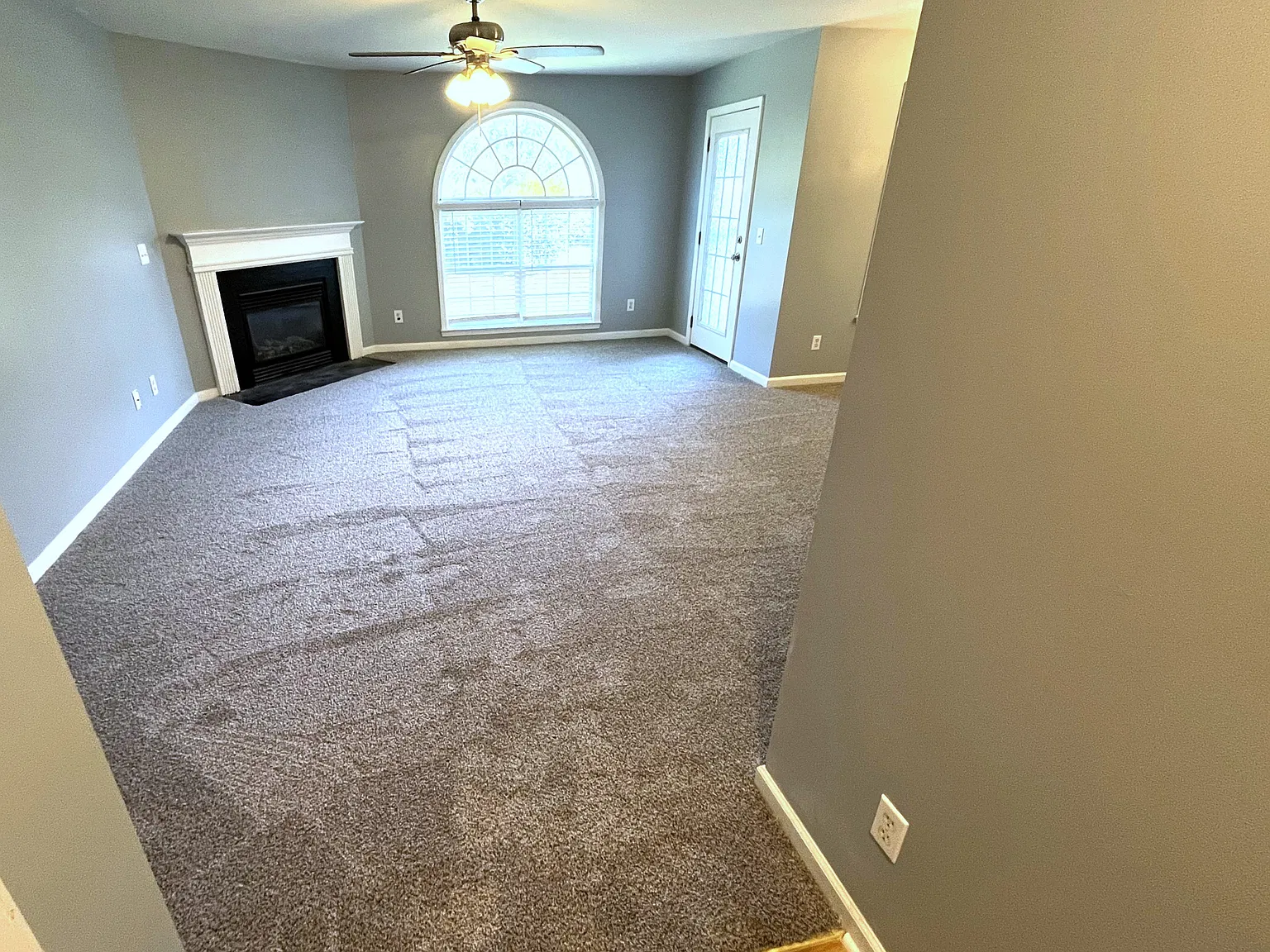 2 bed, 1155 sqft, $1,395 — Photo 3