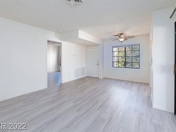 5th image of 4706 Nara Vista Way Unit 203