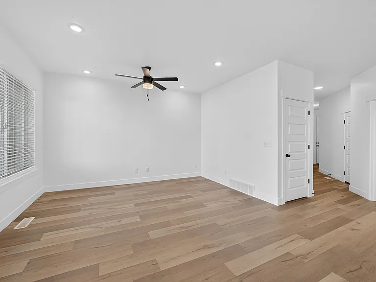12666 S Bishop Pass Cv — Photo 5