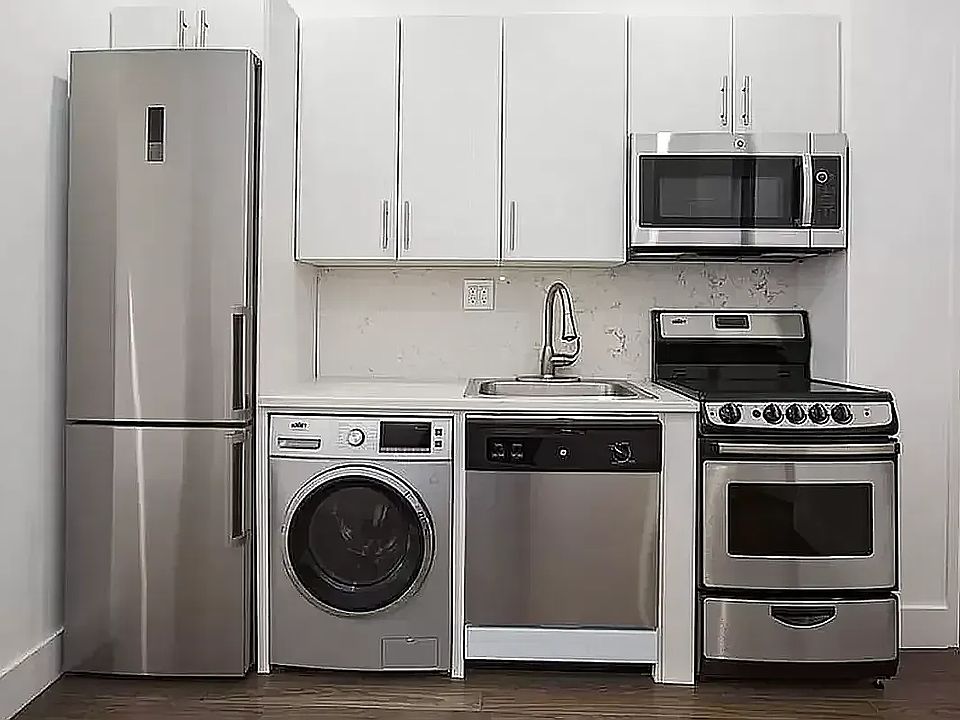 2nd image of 19 Eldridge St APT 12