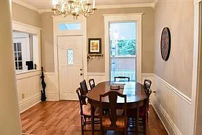 1813 Gentry St — Photo 7
