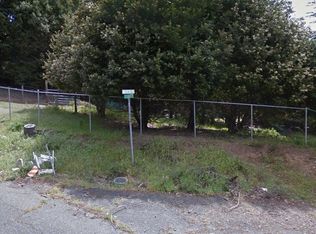 230 Cougar Rd, Whitethorn, CA 95589