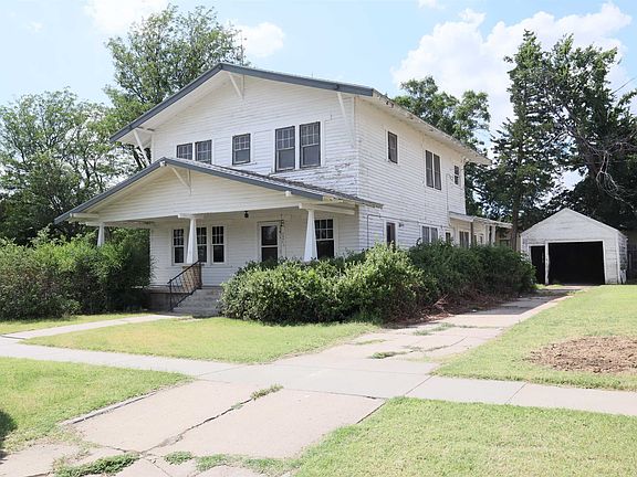 3rd image of 200 E Avenue B