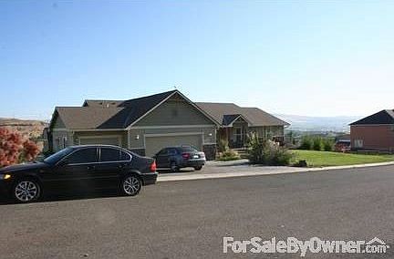 3rd image of 1401 W Naches Ave