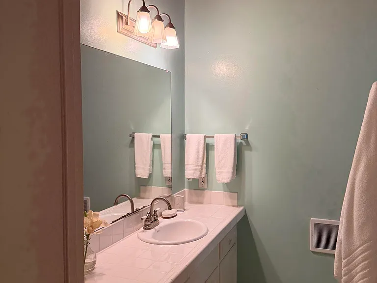 460 San Ysidro Rd #F — Photo 5