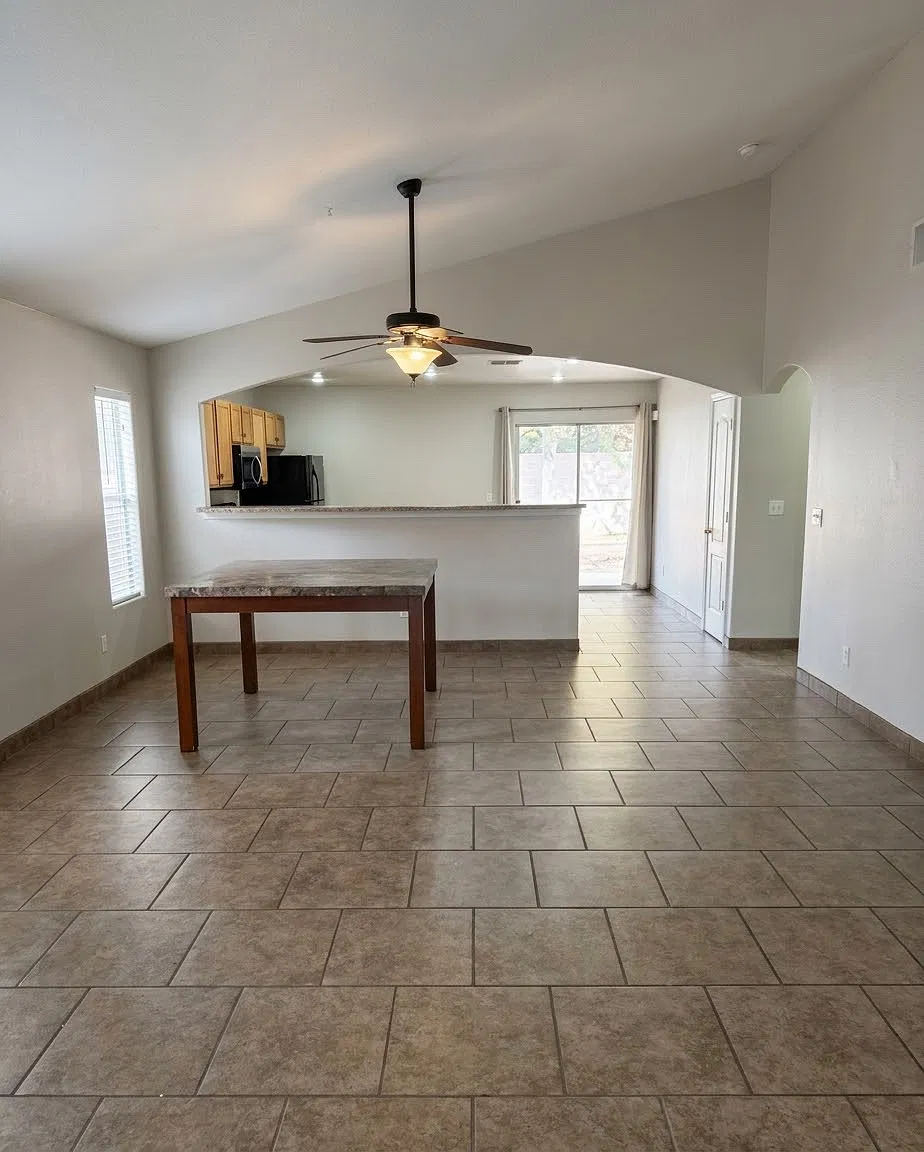 2916 Ancho Ave — Photo 3