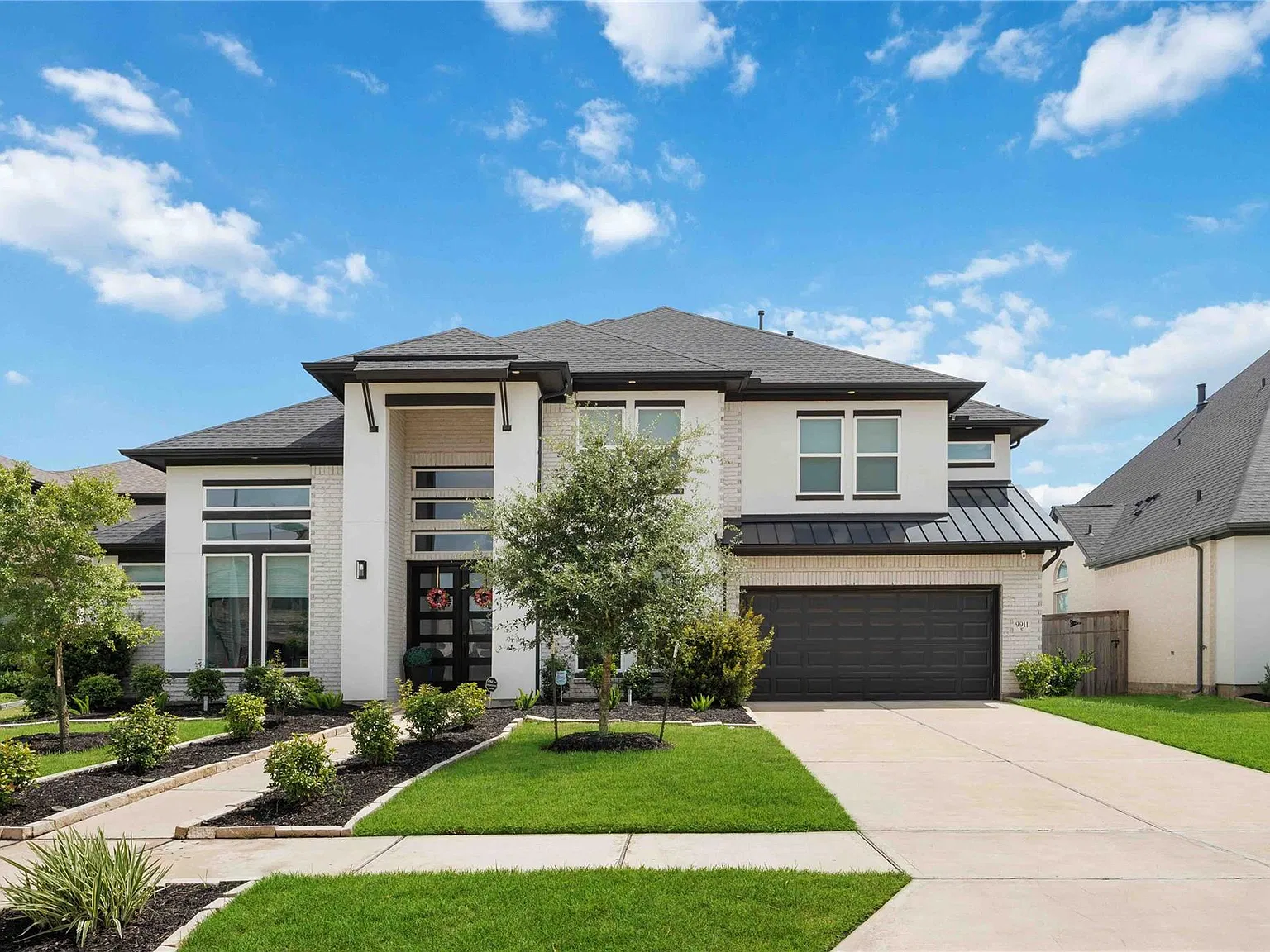 5 bed, 5.5 bath, 4605 sqft, $6,250 — Photo 2