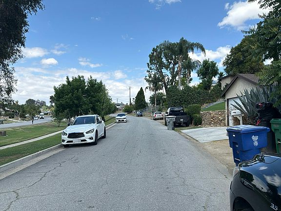4th image of 2801 Hawthorne Ave