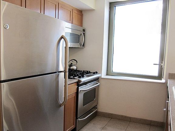 3rd image of 2132 2nd Ave APT 4E