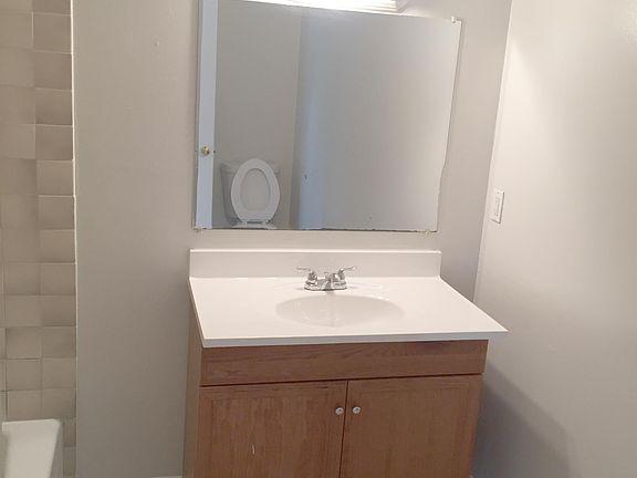 5th image of 4698 Summit Blvd