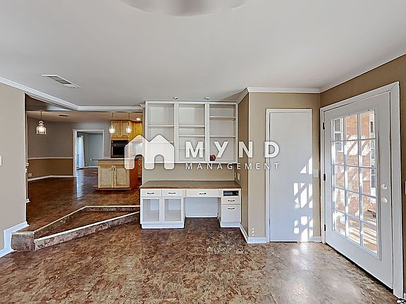 5th image of 709 Dumont Dr